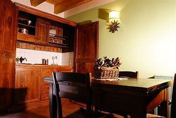 Aparthotel Re Artù Country Lifestyle